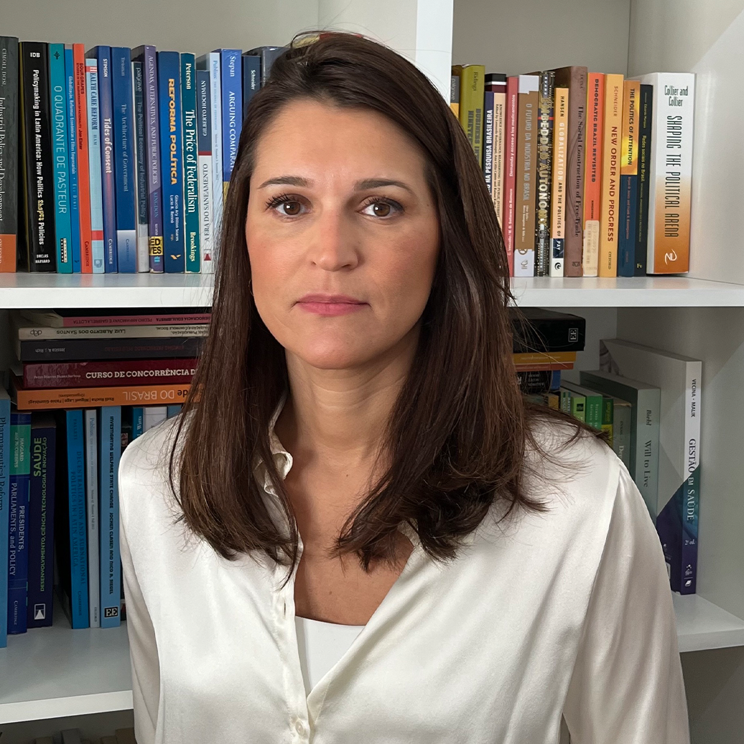 Leia mais sobre o artigo Respostas dos sistemas de saúde à COVID-19 por Elize Massard da Fonseca